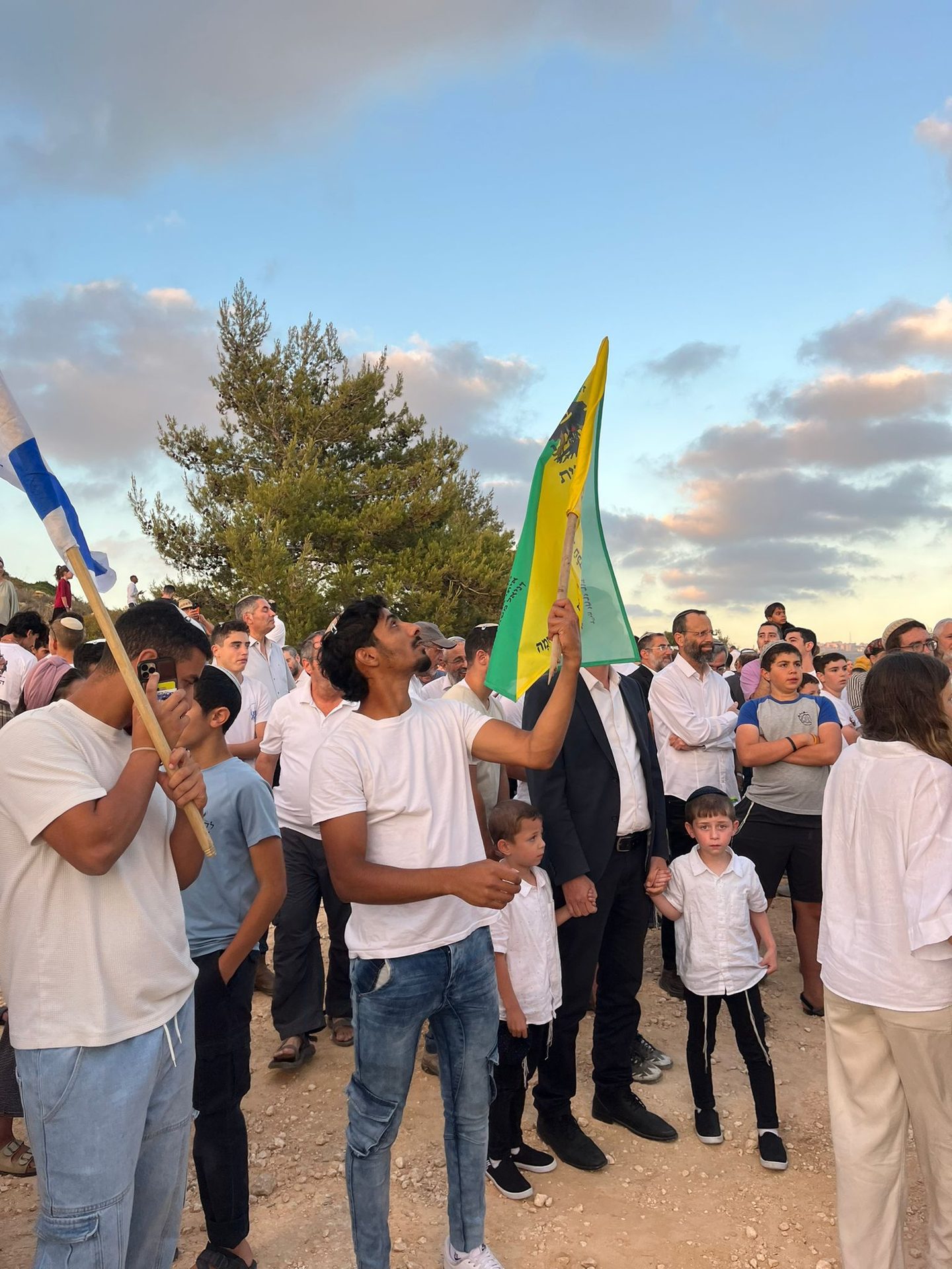 שקיעה עם הדגל
